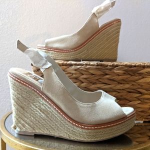 Dolce Vita size 9 nude/champaign wedge espadrilles